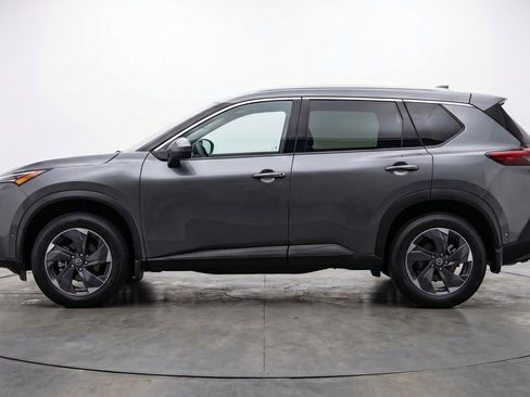 Used 2025 Nissan Rogue SV image 5
