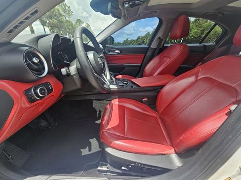 Used 2019 Alfa Romeo Giulia w/ Quick Order Package 22K Sport image 34