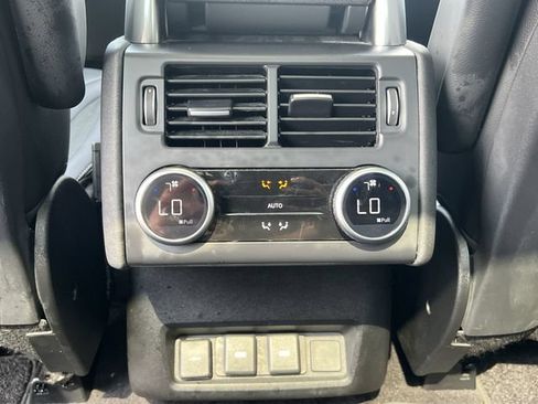 Used 2024 Land Rover Discovery S AWD/4WD image 40