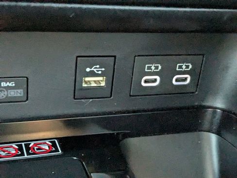 Certified 2025 Toyota Camry SE FWD image 21