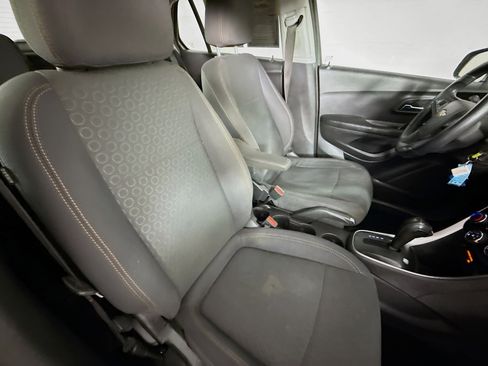 Used 2020 Chevrolet Trax LS w/ Tint and Cruise Package FWD image 33