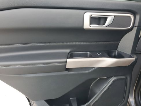 Used 2023 Ford Explorer XLT w/ Equipment Group 202A image 29