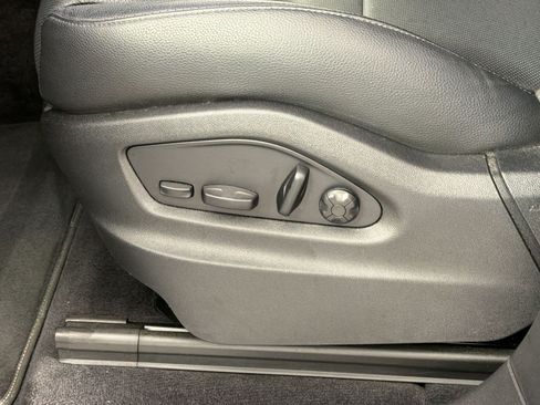 Certified 2024 Porsche Cayenne AWD/4WD image 15