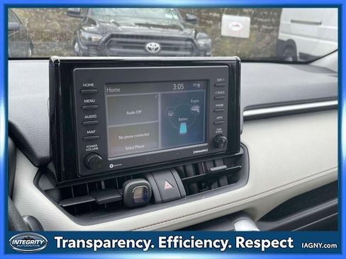 Used 2021 Toyota RAV4 XLE w/ Convenience Package image 28