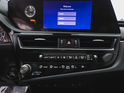Used 2023 Lexus ES 250 w/ Premium Package image 17
