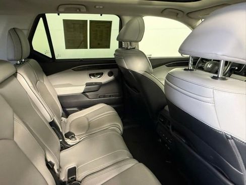 Used 2023 Honda Pilot Elite image 47