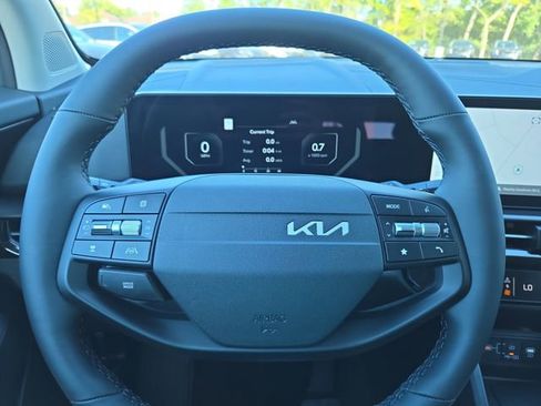 New 2026 Kia Sportage SX image 9