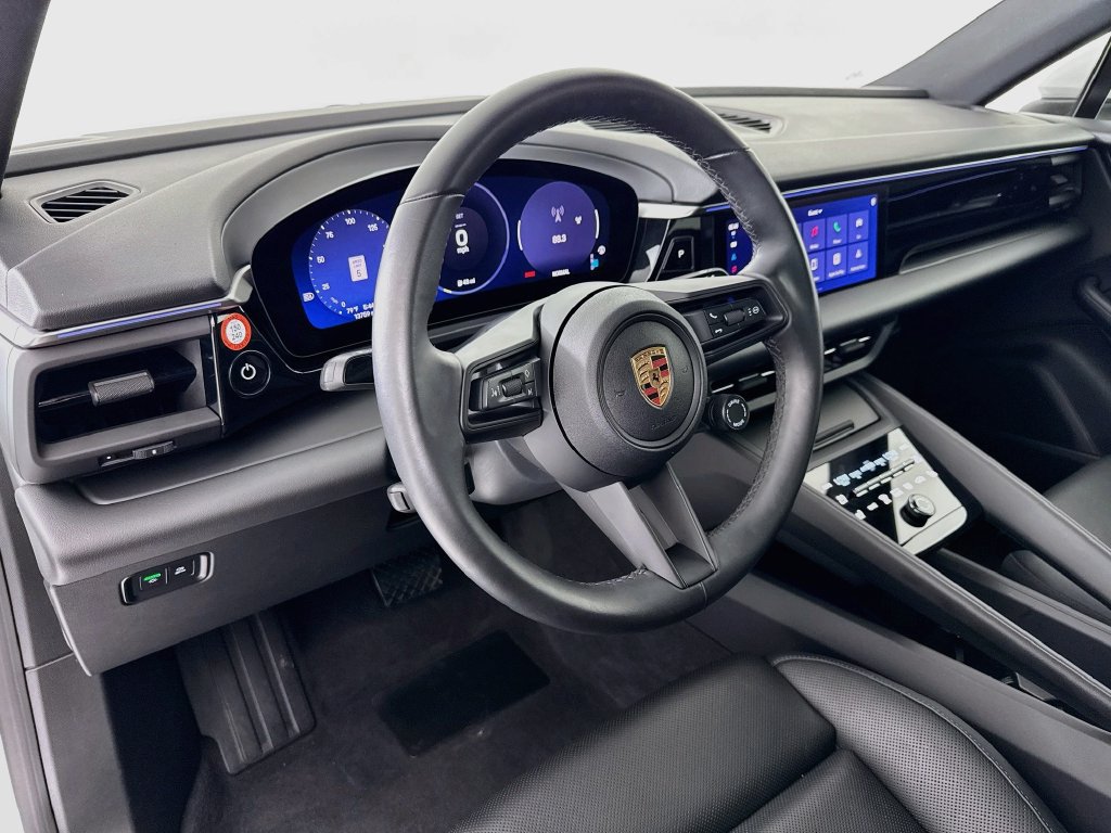 Certified 2025 Porsche Macan Electric RWD image 4