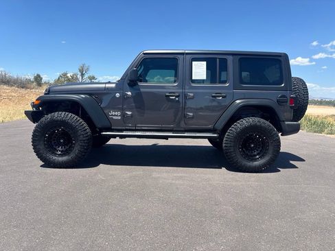 Used 2019 Jeep Wrangler Unlimited Sport S AWD/4WD image 8