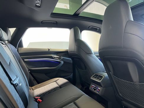 Used 2024 Audi Q8 e-tron Prestige image 24