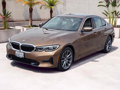 Used 2019 BMW 330i Sedan RWD image 4