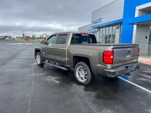 Used 2015 Chevrolet Silverado 1500 High Country w/ High Country Premium Package AWD/4WD image 2