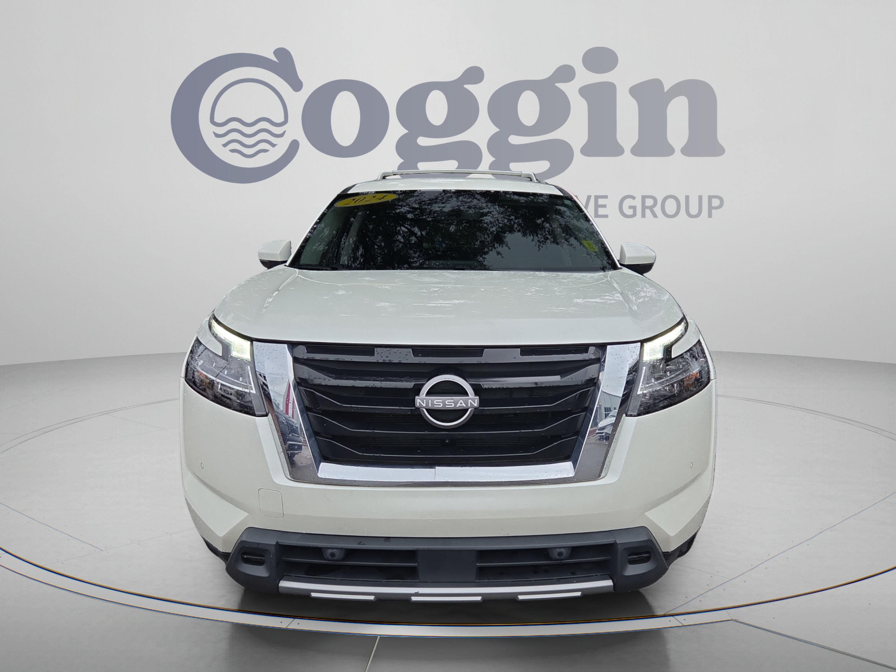 Used 2024 Nissan Pathfinder SL w/ Cargo Package FWD image 8
