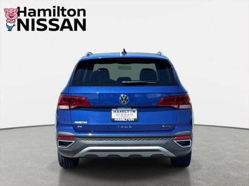 Used 2022 Volkswagen Taos SE FWD image 3