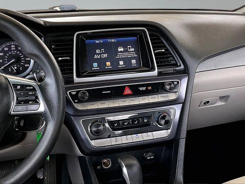 Used 2018 Hyundai Sonata SE image 9