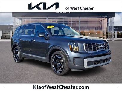 Used 2024 Kia Telluride S w/ S Sunroof Package