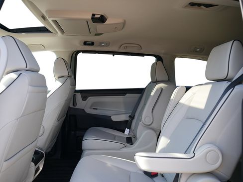 New 2026 Honda Odyssey Touring image 22