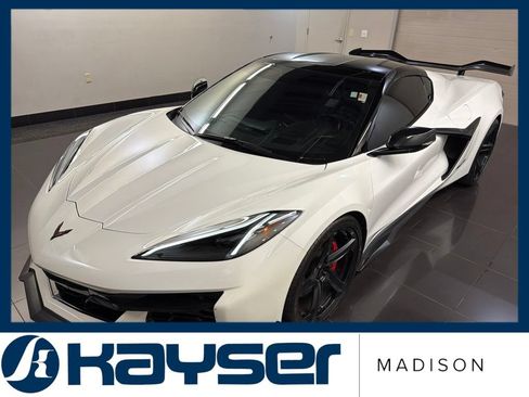 Used 2023 Chevrolet Corvette Z06 w/ Engine Appearance Package RWD image 3