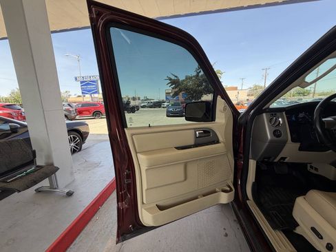 Used 2015 Ford Expedition Limited AWD/4WD image 11