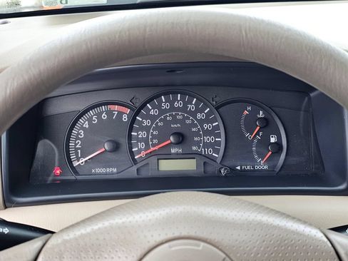 Used 2004 Toyota Corolla CE w/ Preferred Accessory Pkg FWD image 23