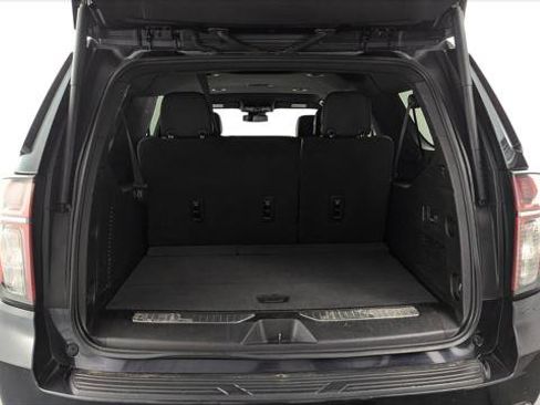 Used 2023 Chevrolet Suburban Premier image 19