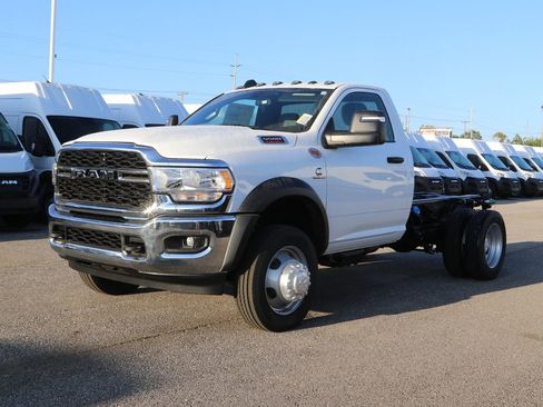 New 2024 RAM 5500 Tradesman image 14