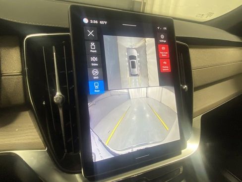 Certified 2025 Volvo XC90 B6 Plus image 25