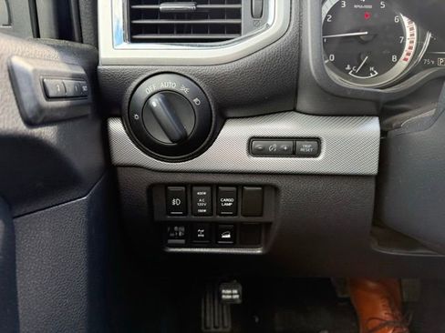 Used 2018 Nissan Titan PRO-4X w/ Pro-4x Convenience Package image 32