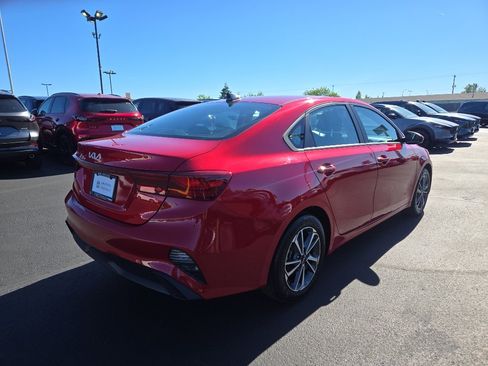 Used 2023 Kia Forte LXS FWD image 7