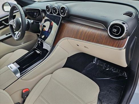 Used 2026 Mercedes-Benz GLC 300 image 21