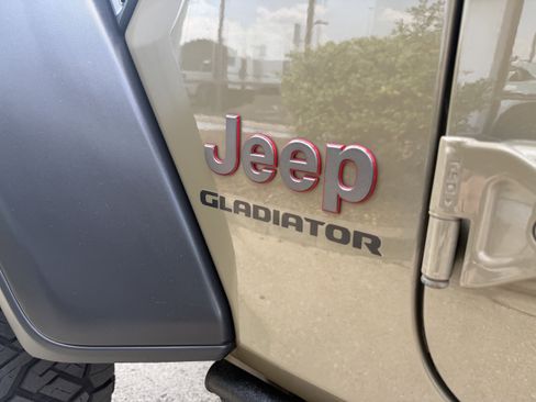 Used 2020 Jeep Gladiator Rubicon AWD/4WD image 14