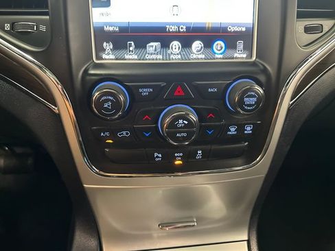 Used 2014 Jeep Grand Cherokee Overland AWD/4WD image 19