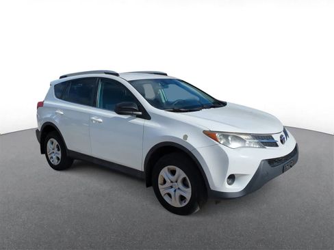 Used 2015 Toyota RAV4 LE image 2