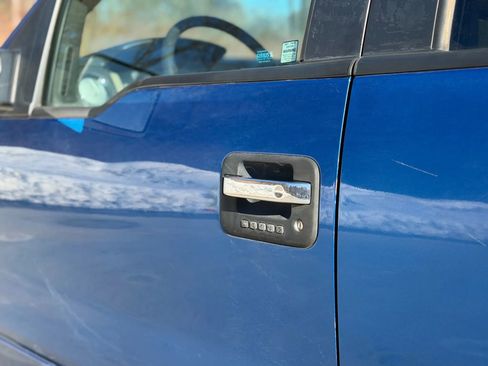 Used 2010 Ford F150 XLT image 11