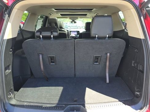 Used 2018 GMC Acadia Denali w/ Technology Package AWD/4WD image 27