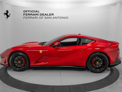Used 2019 Ferrari 812 Superfast Base image 3