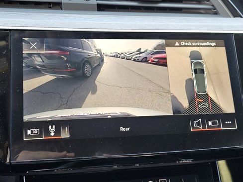 Used 2021 Audi e-tron Premium w/ Convenience Plus Package image 11