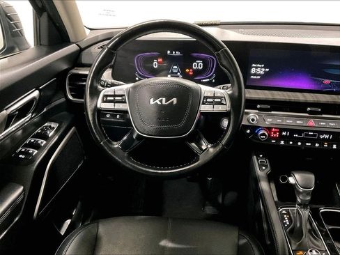 Used 2023 Kia Telluride EX w/ EX Captain's Chair Package AWD/4WD image 18