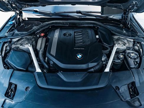 Used 2022 BMW 740i xDrive w/ Premium Package image 26