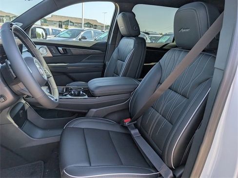 New 2026 Buick Enclave Avenir w/ Super Cruise Package image 18