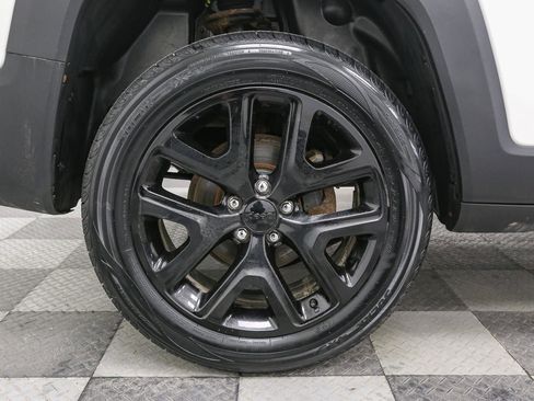 Used 2018 Jeep Renegade Altitude image 17