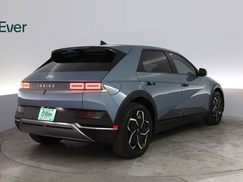 Used 2024 Hyundai Ioniq 5 SEL image 3