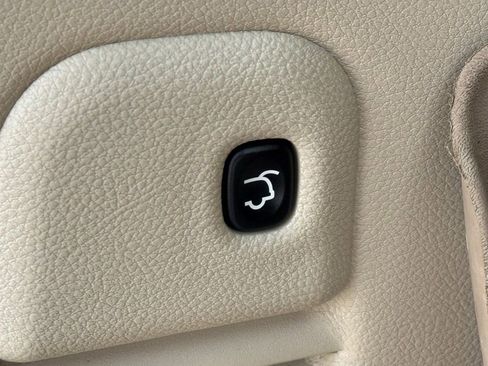 Used 2021 Jeep Grand Cherokee Limited w/ Premium Lighting Group AWD/4WD image 16