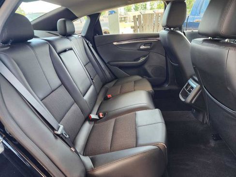 Used 2017 Chevrolet Impala LT FWD image 15