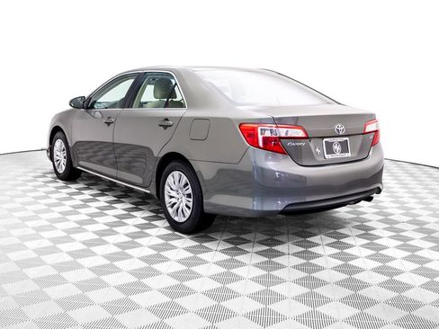Used 2012 Toyota Camry LE FWD image 4