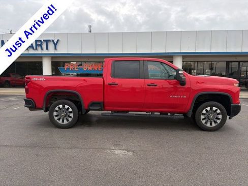 Used 2024 Chevrolet Silverado 2500 Custom w/ Custom Value Package AWD/4WD image 3