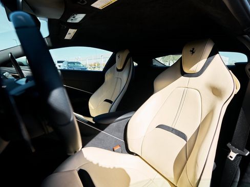 Used 2022 Ferrari Roma image 43