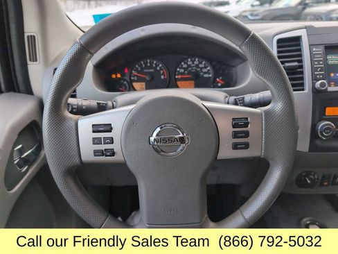 Used 2021 Nissan Frontier SV w/ Midnight Edition Floor Mats image 15