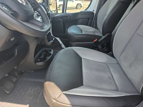 Used 2025 RAM ProMaster 2500 w/ Convenience Group FWD image 15