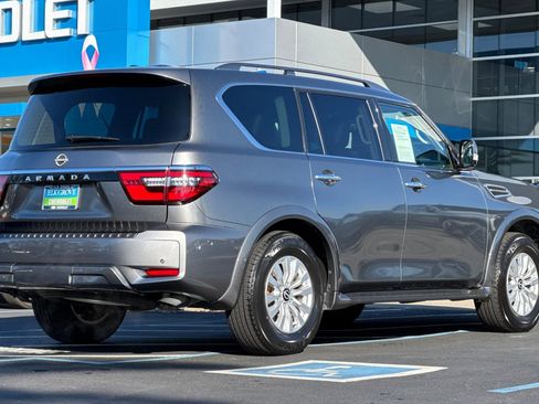 Used 2023 Nissan Armada SV image 3